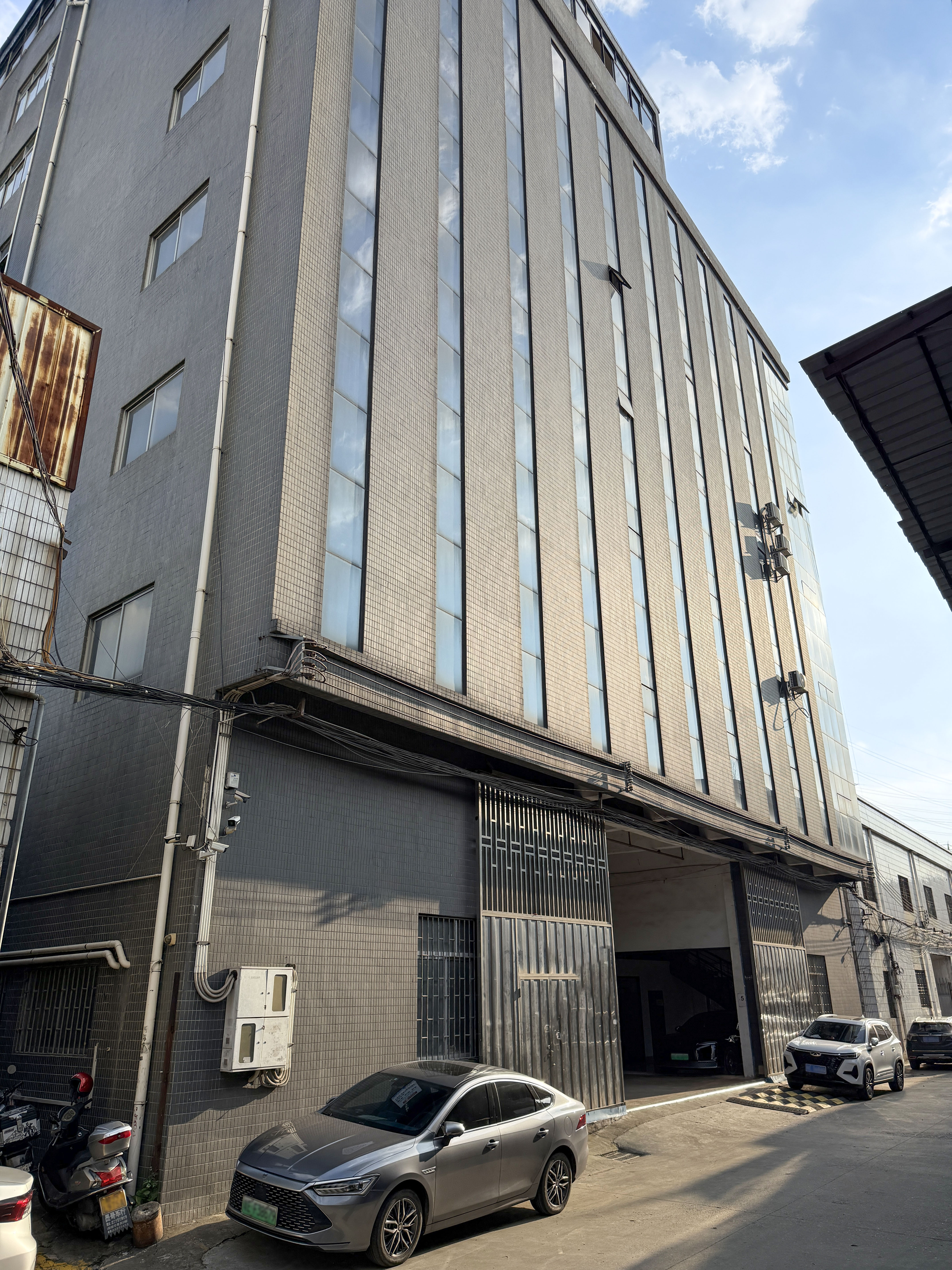 Contract and Atelier Services